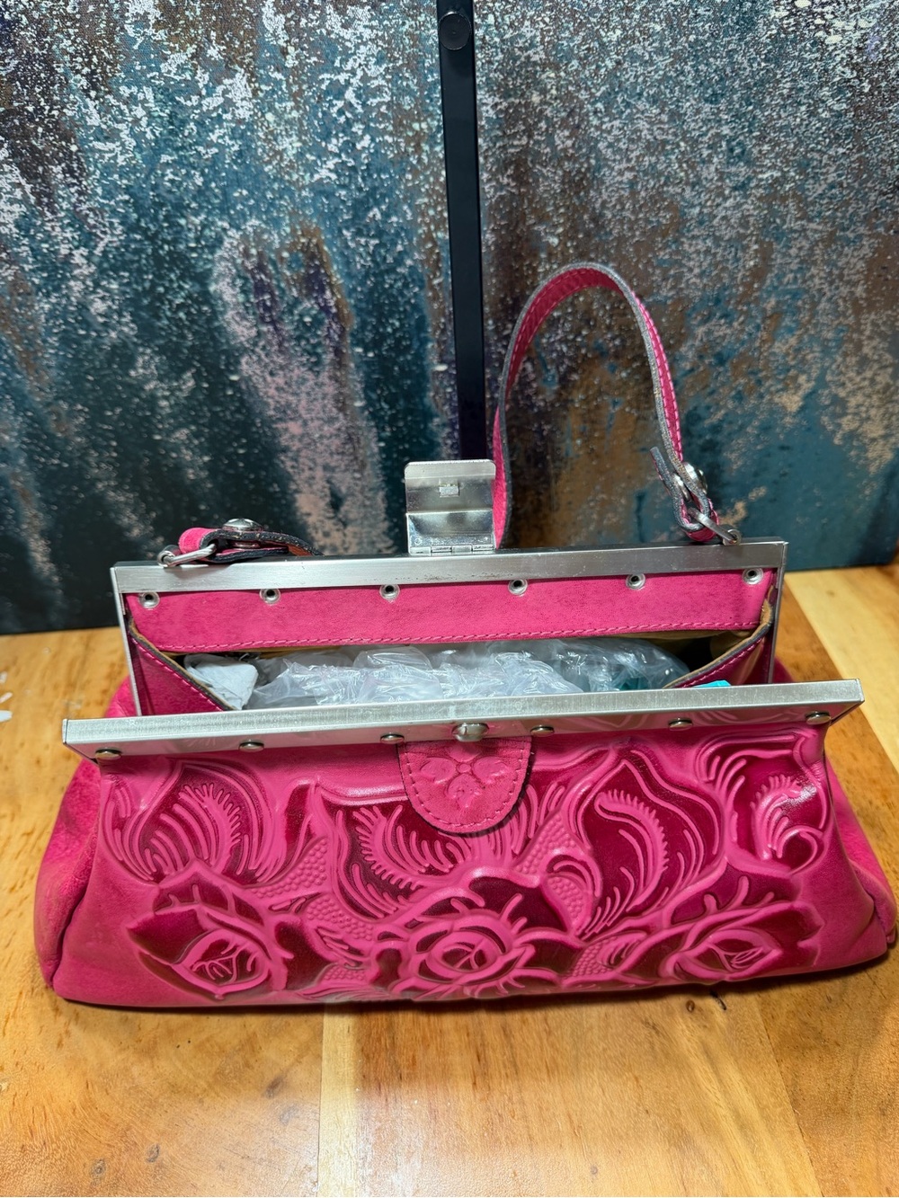 Patricia Nash Barbiecore 2010s Ferrara Pink Rose Tooled Leather Frame Satchel - Picture 6 of 16